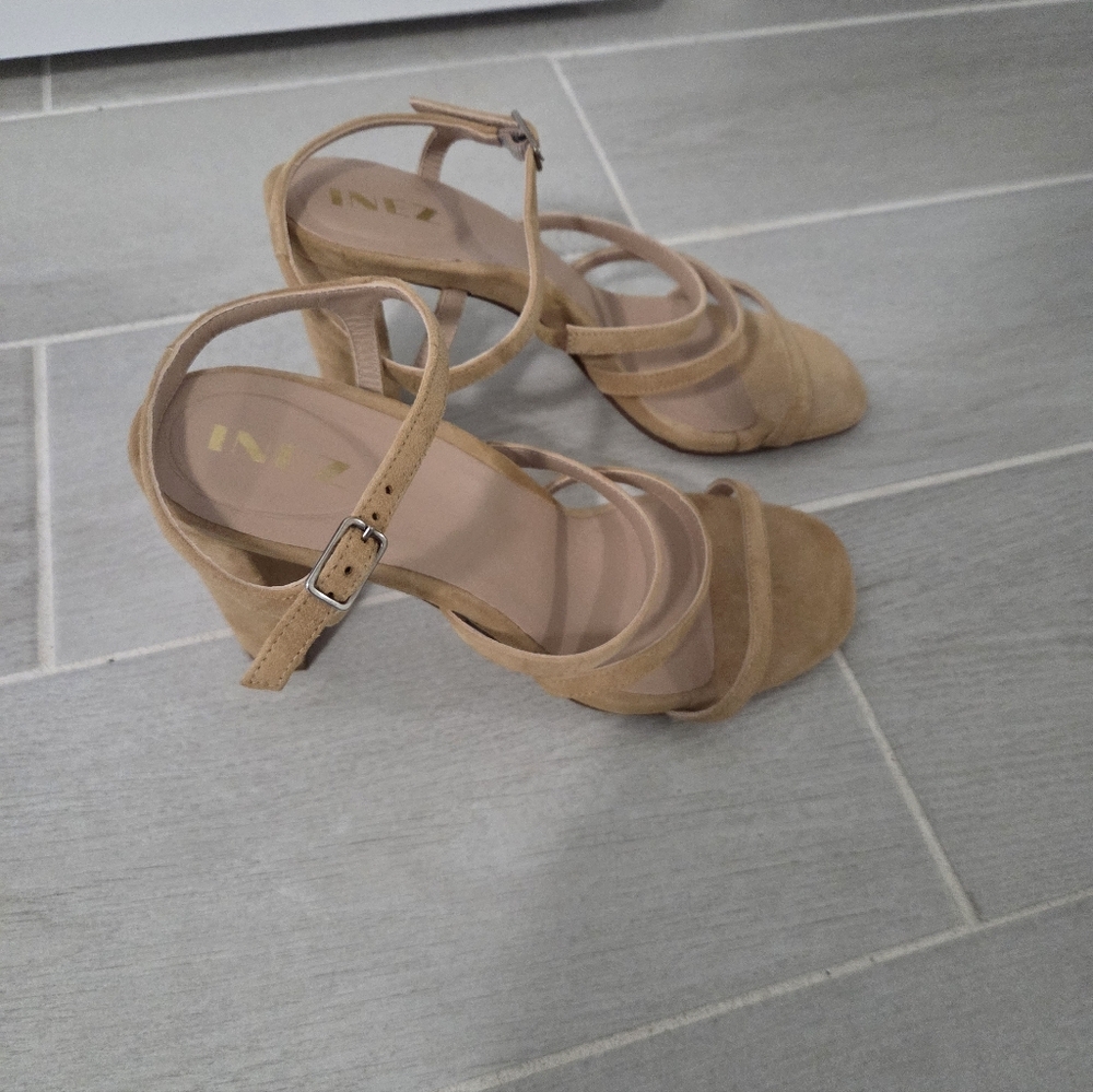 Nude Tan Strappy Block Heel Sandals No Box - Picture 4 of 6